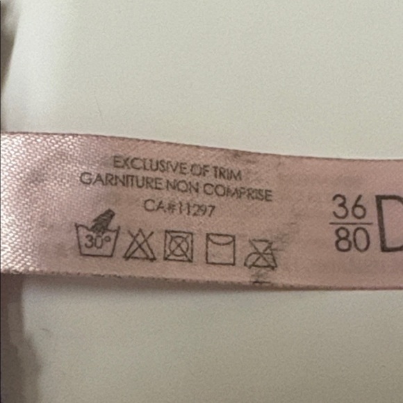 La Vie En Rose Violet underwire Bra with Lace Accents, 36D - Picture 7 of 9